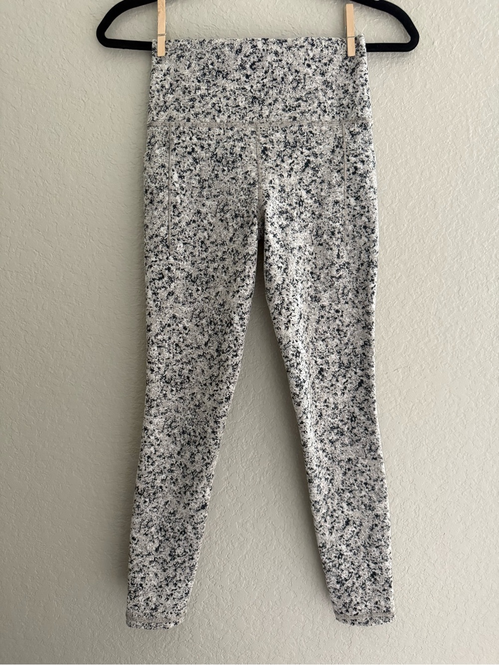 Athleta Salutation Stash Textured Legging